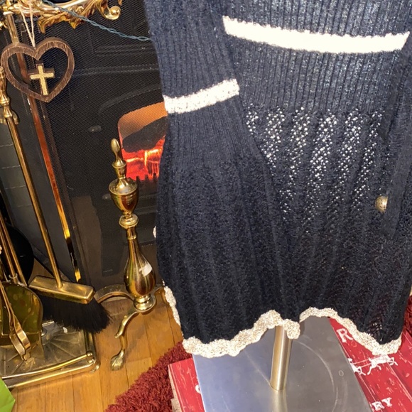 BCBG TOP - Picture 3 of 7